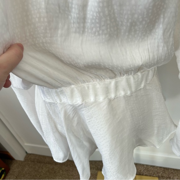 SOLD💗 Express White Satin Long Sleeve Faux Wrap Top Deep V-neck Ruffle Blouse - Picture 7 of 12